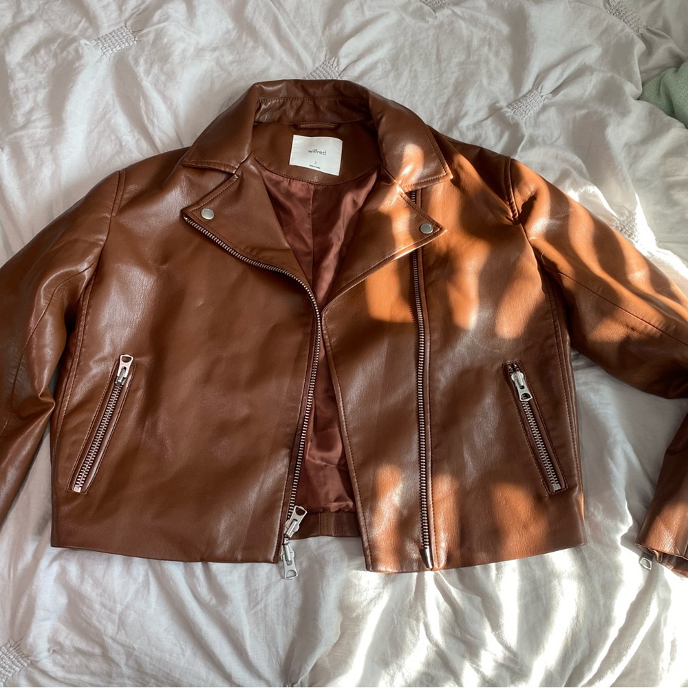 Aritzia Wilfred Stunner leather jacket